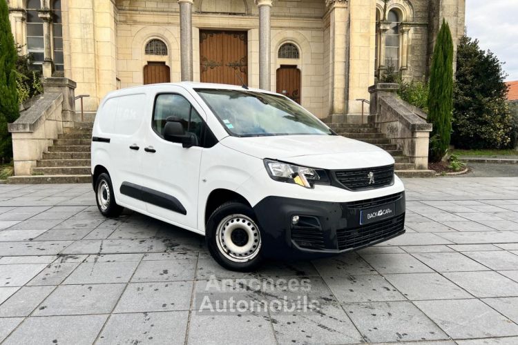 Peugeot Partner FOURGON STANDARD 650 KG BLUEHDI 100 S&S BVM5 PRO - <small></small> 13.990 € <small>TTC</small> - #1