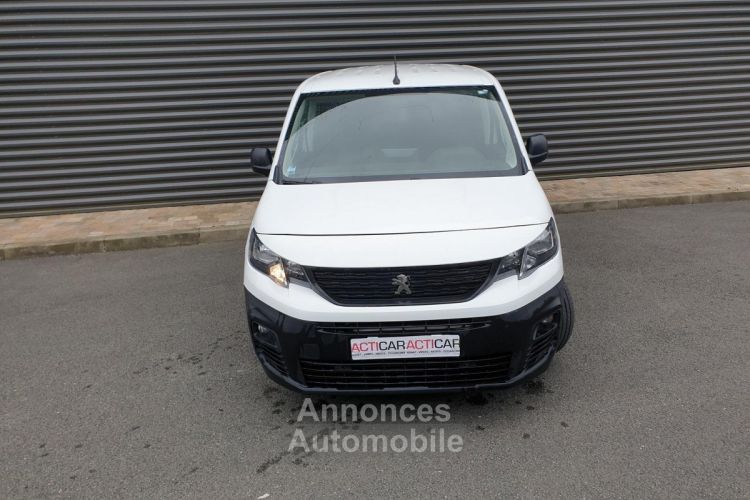 Peugeot Partner III FOURGON PHASE 2 1.5 HDI 75 TVA 12 492 € HT - <small></small> 14.990 € <small>TTC</small> - #20