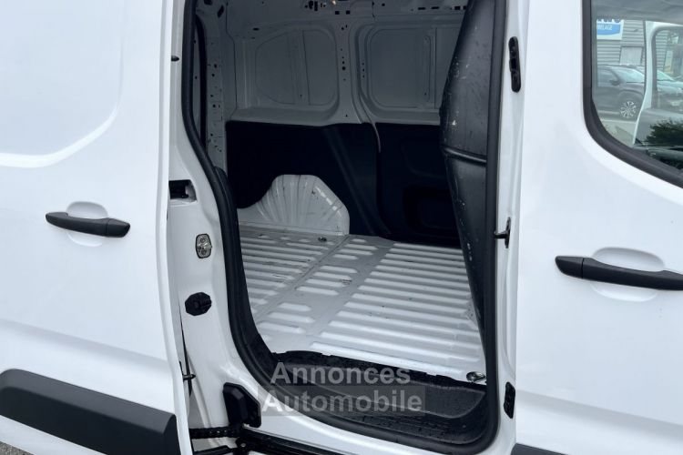 Peugeot Partner STANDARD 650KG PURETECH 130CH S&S ASPHALT EAT8 7CV - <small></small> 17.990 € <small>TTC</small> - #9