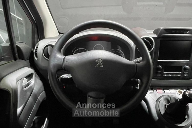 Peugeot Partner Tepee 1.2 ESSENCES /Euro 6b/Faible km - <small></small> 9.990 € <small>TTC</small> - #16