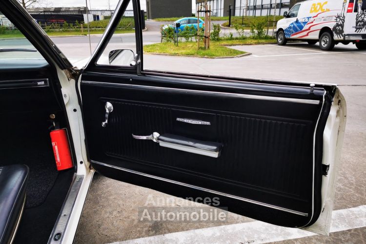 Pontiac LeMans cabriolet  v8 - boite manuelle ( 4 + R ) - <small></small> 33.000 € <small>TTC</small> - #74