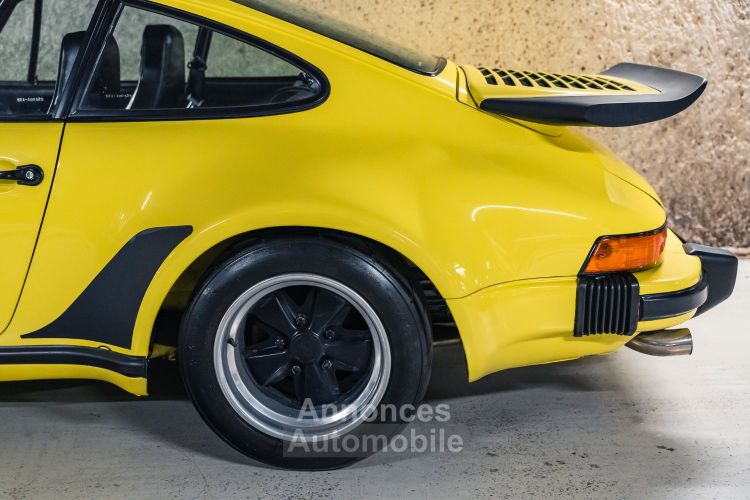 Porsche 911 2,7 Light Yellow - <small>A partir de </small>820 EUR <small>/ mois</small> - #12