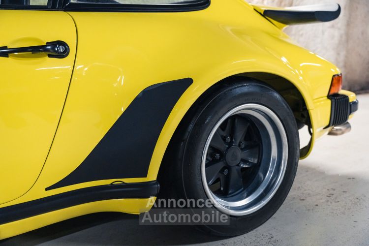 Porsche 911 2,7 Light Yellow - <small>A partir de </small>820 EUR <small>/ mois</small> - #13