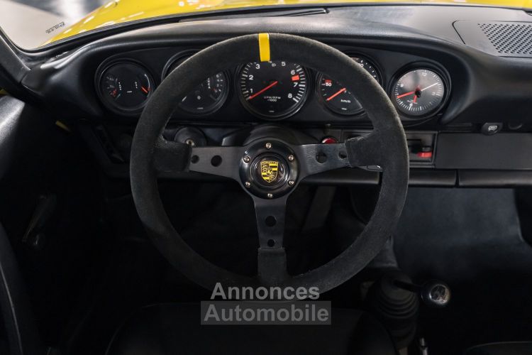 Porsche 911 2,7 Light Yellow - <small>A partir de </small>820 EUR <small>/ mois</small> - #31