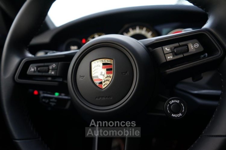 Porsche 911 911 TYPE 992 GT3 4.0 510 Ch PACK TOURING Boite PDK - MALUS PAYE -1ère Main Française 30k D'options - VERT NATO - LIFT - Caméra - Exclusive Design - PD - <small></small> 284.900 € <small></small> - #17