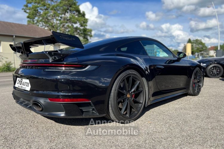 Porsche 911 992 Carrera 4s 450ch Coupé noir toit pano sièges 18 positions Sport Design 156900 € - <small></small> 156.900 € <small>TTC</small> - #24