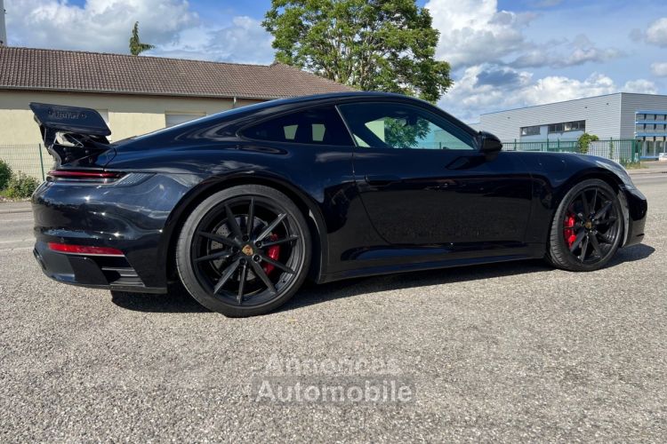 Porsche 911 992 Carrera 4s 450ch Coupé noir toit pano sièges 18 positions Sport Design 156900 € - <small></small> 156.900 € <small>TTC</small> - #25