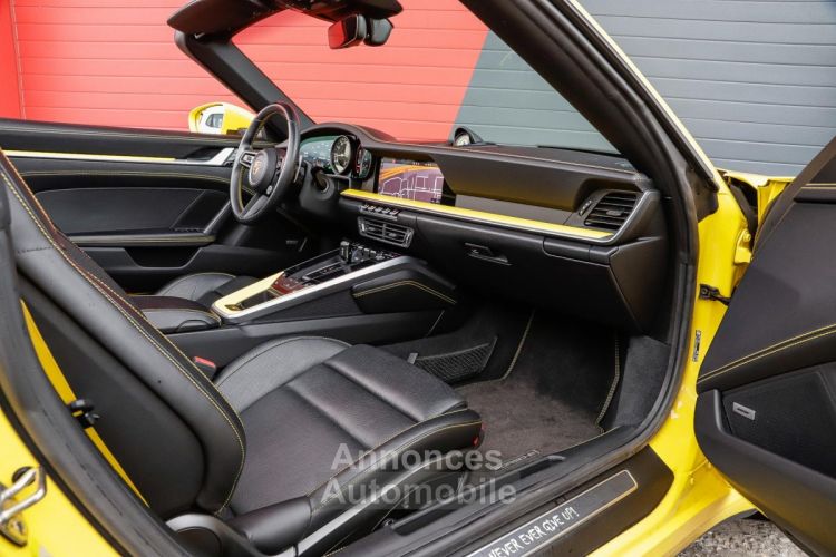 Porsche 911 992 Carrera S Cabriolet Jaune Racing 3.0 450 PDK | ULTRA-FULL (40KE OPTIONS) | 1 prop - <small></small> 139.980 € <small>TTC</small> - #25