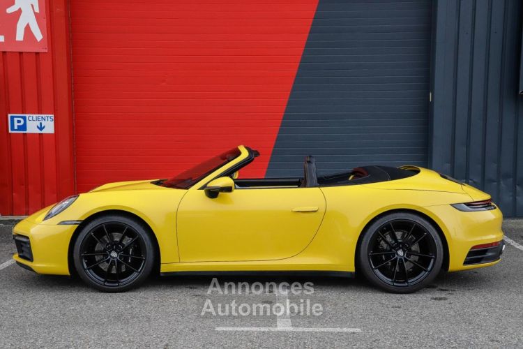 Porsche 911 992 Carrera S Cabriolet Jaune Racing 3.0 450 PDK | ULTRA-FULL (40KE OPTIONS) | 1ère main - <small></small> 145.980 € <small>TTC</small> - #4