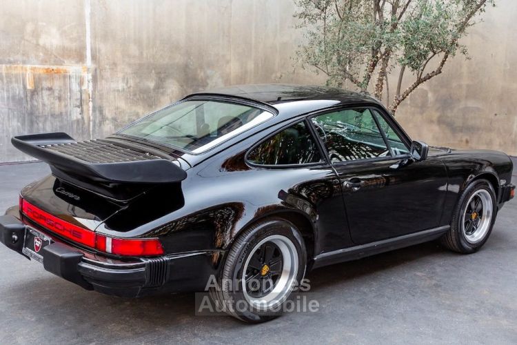 Porsche 911 Carrera - <small></small> 65.400 € <small>TTC</small> - #3