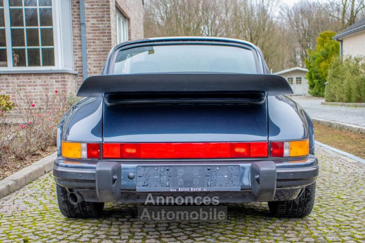 Porsche 911 Carrera 3.2 Coupé Jubileum 25th Anniversary Edition G50 - SPECIAL EDITION - BELG - OLDTIMER - LEDER - AIRCO - SPOILER  - <small></small> 86.999 € <small>TTC</small> - #9