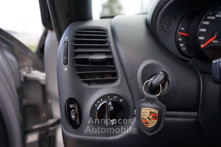 Porsche 911 PORSCHE 911 996 CARRERA 3.8L 300 CH CABRIOLET FRANCAISE - Boite Manuelle - Carnet Complet - <small></small> 36.990 € <small>TTC</small> - #25