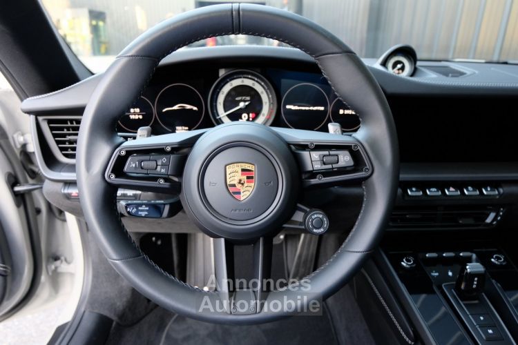 Porsche 911 TYPE 992 CARRERA 4 GTS PDK8 - <small></small> 209.900 € <small>TTC</small> - #15