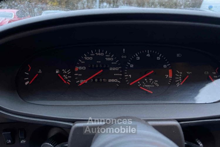 Porsche 944 PHASE 2 - 90 000 kms - CARROSSERIE REVUE ET MECANIQUE REVISEE - GROS DOSSIER D\'ENTRETIEN 2,5L (160Ch) - <small></small> 17.490 € <small>TTC</small> - #15