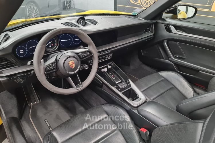 Porsche 992 PORSCHE 992 CARRERA 4S CABRIOLET JAUNE RACING – ÉCHAPPEMENT SPORT / SPORT DESIGN - <small></small> 139.990 € <small></small> - #44