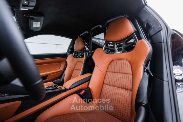 Porsche 992 S-T Lift 4.0 Heritage Edition Bucket Seats - <small></small> 454.900 € <small>TTC</small> - #24