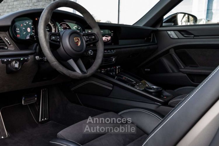 Porsche 992 TARGA 4GTS 480PK-SPORTDES-CHRONO-ACHTERASST-ACC-.. - <small></small> 167.900 € <small>TTC</small> - #24