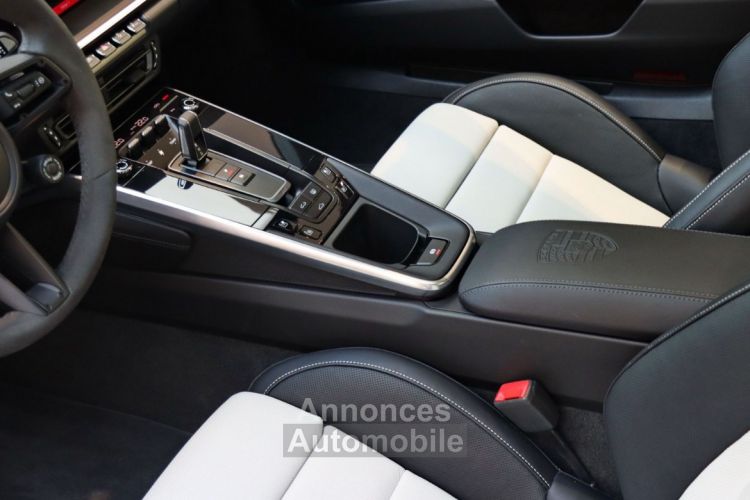 Porsche 992 Turbo S intérieur exclusif - <small></small> 225.800 € <small>TTC</small> - #14