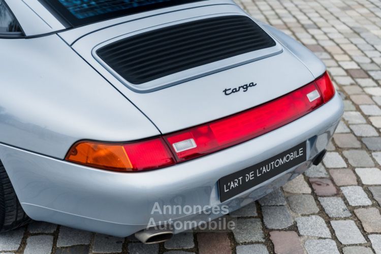 Porsche 993 Targa *Midnight Blue leather* - <small></small> 139.900 € <small>TTC</small> - #66