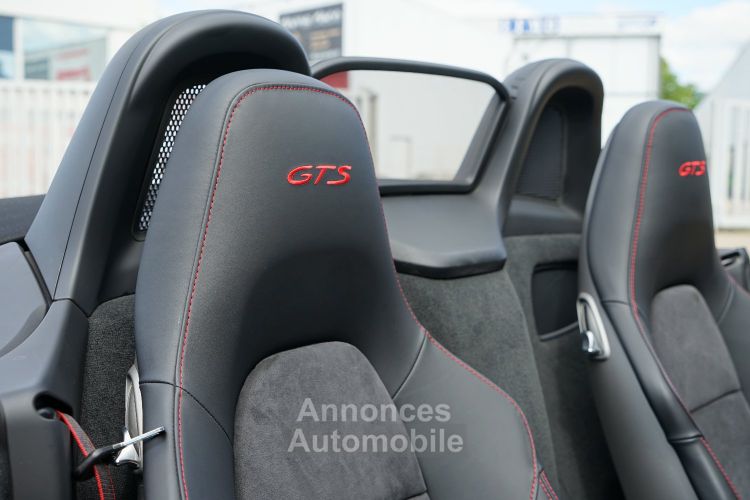 Porsche Boxster 981 GTS PDK - Parfaitement Optionné (Pack Intérieur GTS, Carbone, Sièges Sport Plus, BOSE, ...) - Carnet 100% PORSCHE - Révisée 07/2024 - Gar. 12 Mois - <small></small> 84.900 € <small>TTC</small> - #35