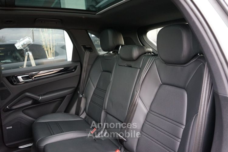 Porsche Cayenne (3) V6 3.0 E Hybrid - 1ère Main France - 895 €/mois - Révisé 08/2023 - Toit Pano, Roues AR Directrices, Susp. Pneumatique, Accès Confort, ... - Garant - <small></small> 91.900 € <small>TTC</small> - #42