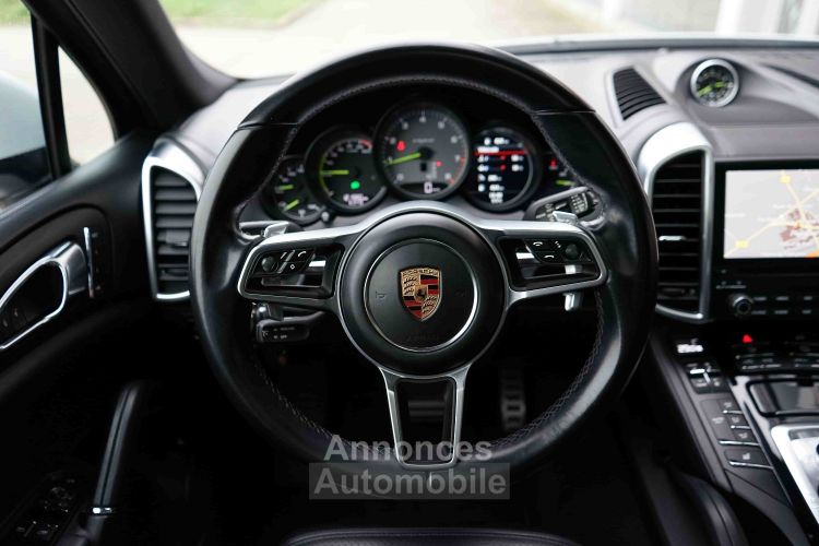 Porsche Cayenne 3.0 V6 416 Ch S E-Hybrid Ph. 2 - 615 €/mois - Origine France - Toit Pano - Susp. Pneumatique + PASM - BOSE - Attelage - Carnet PORSCHE - Gar. 12 Mois - <small></small> 42.750 € <small>TTC</small> - #17