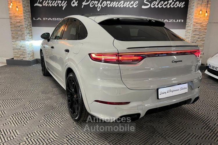 Porsche Cayenne COUPE 3.0 V6 E-Hybrid 462ch 2022 - Gris craie - Pack sport design - 1°main - Origine FR - <small></small> 84.990 € <small></small> - #3