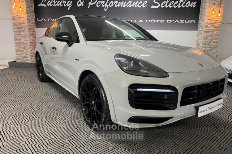 Porsche Cayenne COUPE 3.0 V6 E-Hybrid 462ch 2022 - Gris craie - Pack sport design - 1°main - Origine FR - <small></small> 84.990 € <small></small> - #8