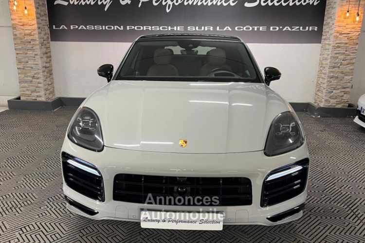 Porsche Cayenne COUPE 3.0 V6 E-Hybrid 462ch 2022 - Gris craie - Pack sport design - 1°main - Origine FR - <small></small> 84.990 € <small></small> - #9