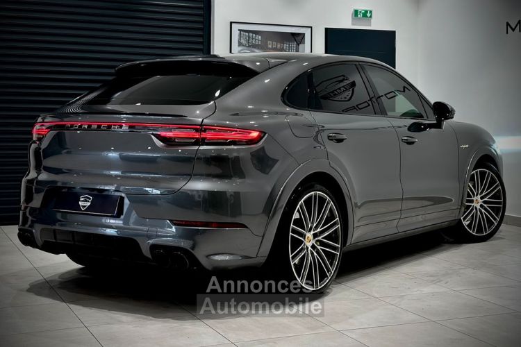 Porsche Cayenne COUPE E-HYBRID 3.0 V6 462 Ch PACK SPORTDESIGN JA22 TURBO CARBONE ACC MATRIX SIEGE 18 ATTELAGE APPROVED 12.2025 TOUTE OPTIONS - <small></small> 79.990 € <small>TTC</small> - #3