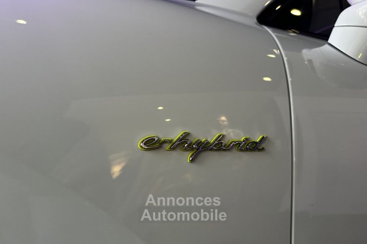 Porsche Cayenne E-Hybrid 4.0 V8 680 ch Turbo S / 1er main française / Approved / Suréquipée 36 714€ d'options - <small></small> 144.980 € <small>TTC</small> - #43