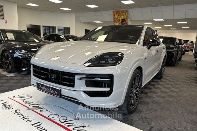 Porsche Cayenne NEW Coupé E-Hybrid 5 places 2023 Pack Sport Design craie - <small></small> 169.900 € <small>TTC</small> - #1