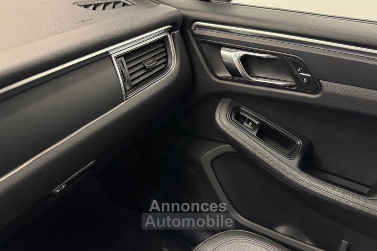 Porsche Macan 2.0 PDK 252 CarPlay / BOSE Toit Ouvrant Sièges chauffants Jantes Turbo 21 - <small></small> 48.990 € <small>TTC</small> - #17