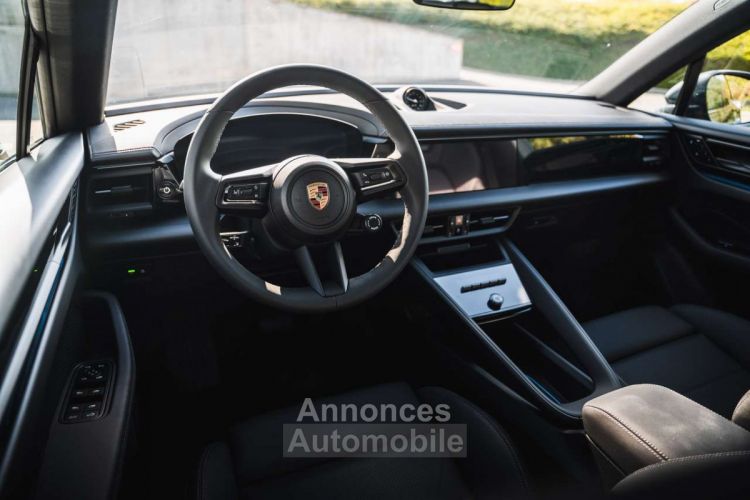 Porsche Macan 4 e-Macan 100 kWh BOSE Pano - <small></small> 110.900 € <small>TTC</small> - #25