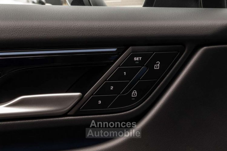 Porsche Macan 4 EV-100KW-AUGMENTED HUD-DISPLAY-22RS-PANO-FULL - <small></small> 106.900 € <small>TTC</small> - #26