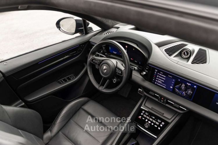 Porsche Macan TURBO EV 22-AIR-ACHTERAS-MATR-PANO-INNO-AUGM.HUD - <small></small> 139.900 € <small>TTC</small> - #15