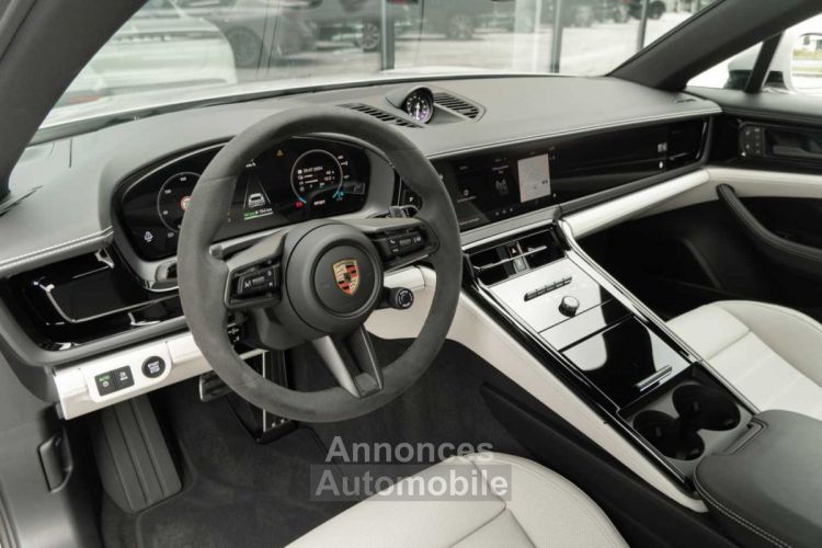 Porsche Panamera Hybr MOD'25 SportDesign Sportexhaust 2ndDisplay - <small></small> 159.900 € <small>TTC</small> - #10