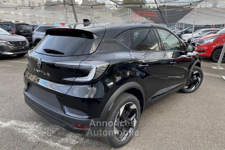 Renault Captur II (2) 1.3 MILD HYBRID 160 TECHNO EDC TOIT OUVRANT / CAMERA 360° - <small></small> 27.490 € <small></small> - #4