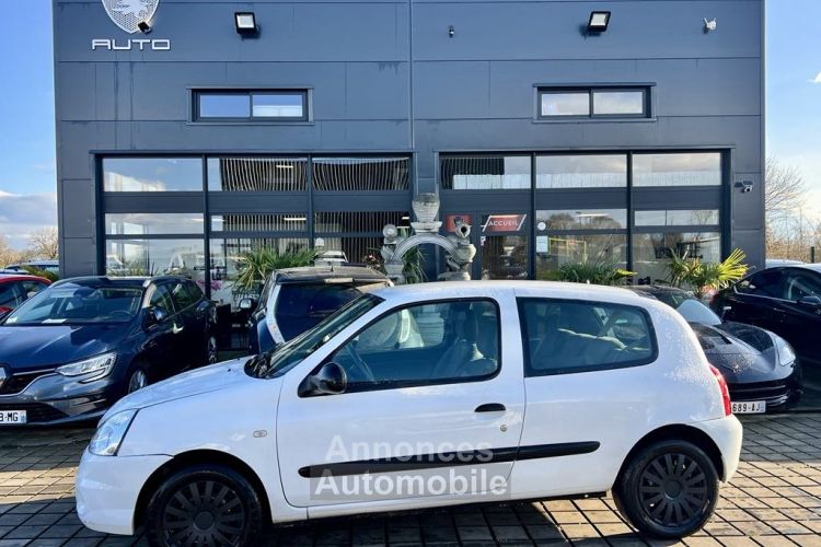 Renault Clio 1.2 75CH ECO2 AUTHENTIQUE EURO 5 - <small></small> 4.990 € <small>TTC</small> - #1