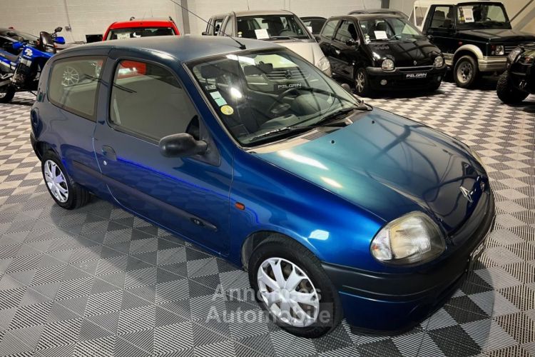 Renault Clio 1.2 essence - 3 portes - 2 clés - CT OK - <small></small> 3.490 € <small>TTC</small> - #2