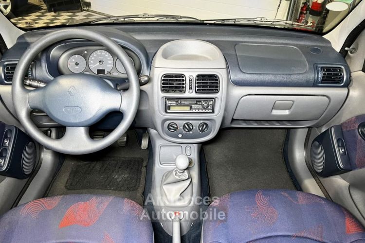 Renault Clio 1.2 essence - 3 portes - 2 clés - CT OK - <small></small> 3.490 € <small>TTC</small> - #9