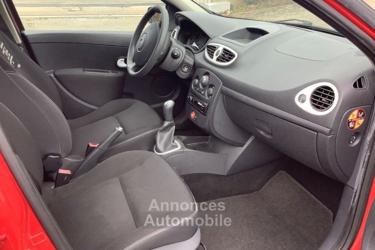 Renault Clio 1.2 YAHOO - <small></small> 5.250 € <small>TTC</small> - #3