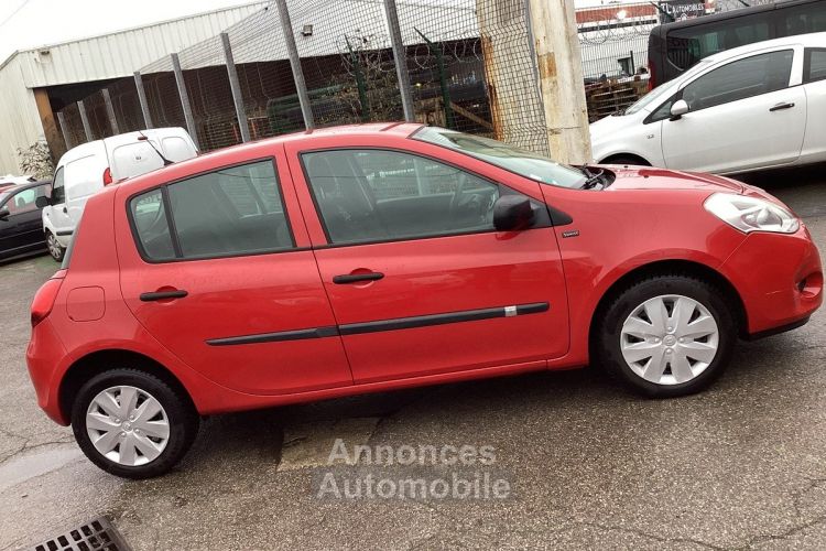 Renault Clio 1.2 YAHOO - <small></small> 5.450 € <small>TTC</small> - #9