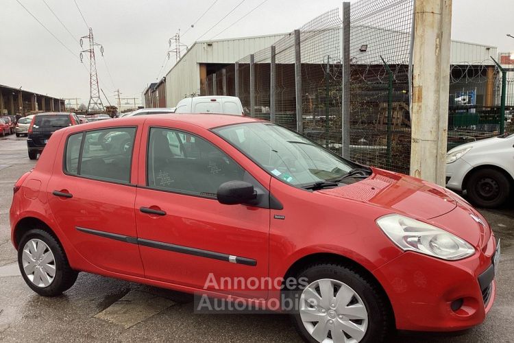 Renault Clio 1.2 YAHOO - <small></small> 5.450 € <small>TTC</small> - #10