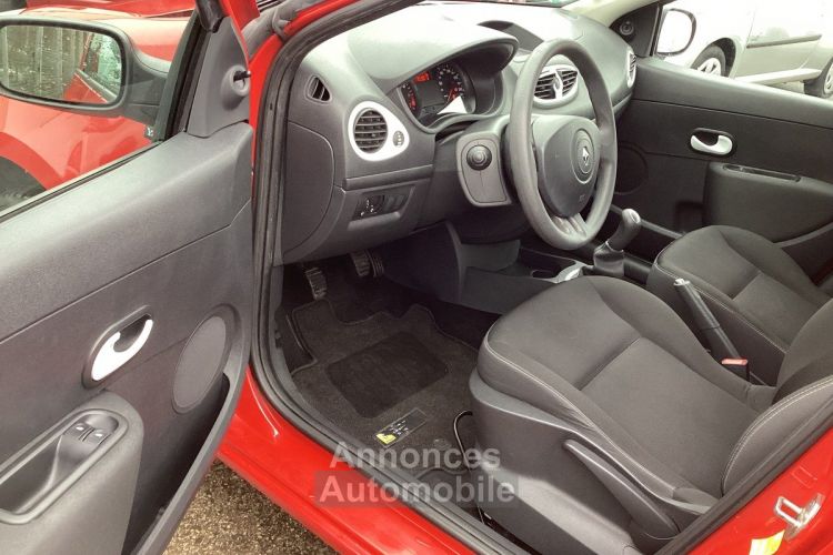 Renault Clio 1.2 YAHOO - <small></small> 5.450 € <small>TTC</small> - #12