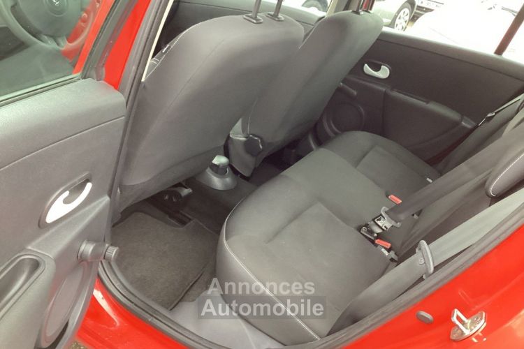 Renault Clio 1.2 YAHOO - <small></small> 5.450 € <small>TTC</small> - #14