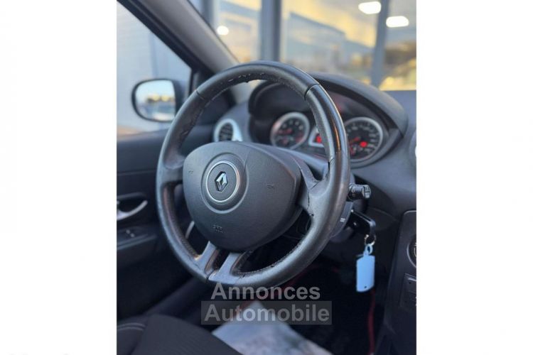 Renault Clio 1.2i 16V 75 III BERLINE Authentique PHASE 1 - <small></small> 4.290 € <small>TTC</small> - #8