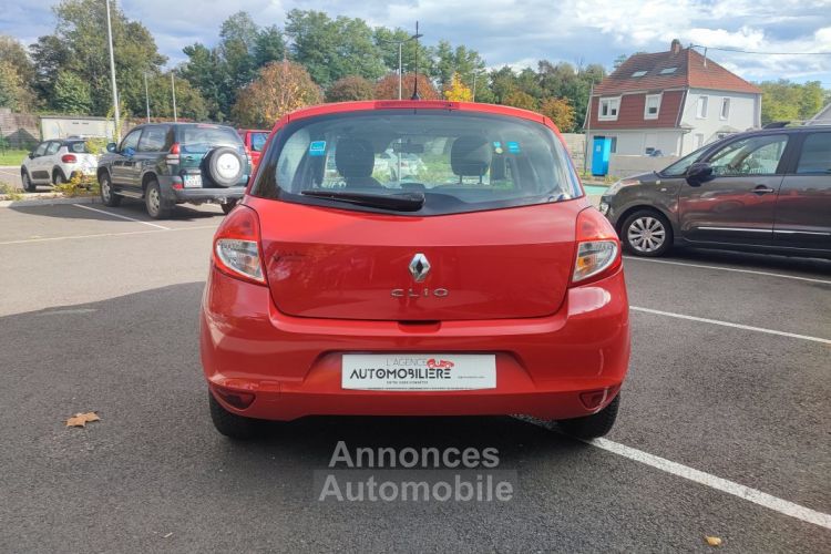 Renault Clio 1.2i 16v 75ch Authentique - <small></small> 5.690 € <small>TTC</small> - #4