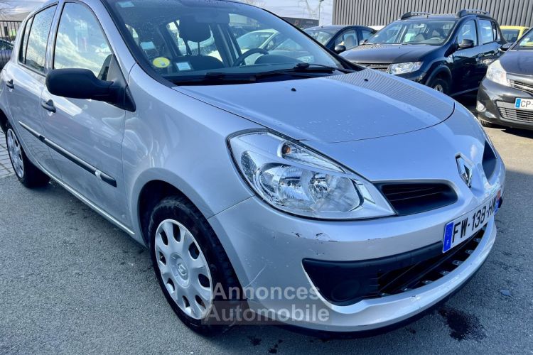 Renault Clio 1.4i - 16V 100 AUTHENTIQUE - <small></small> 5.990 € <small>TTC</small> - #3