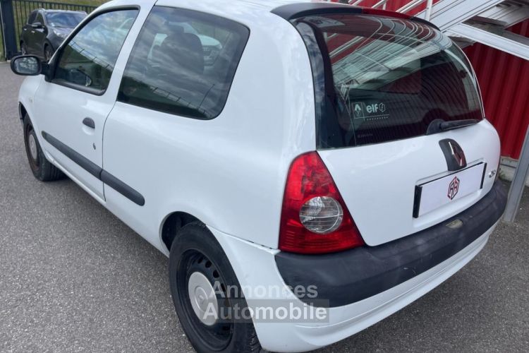 Renault Clio 1.5 dCi - 65 II SOCIETE Société Air PHASE 3 - <small></small> 1.900 € <small>TTC</small> - #4